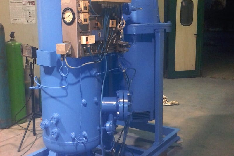Industrial refrigeration unit with electrical controls